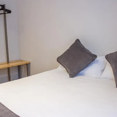 B4r Self Check In 招待所