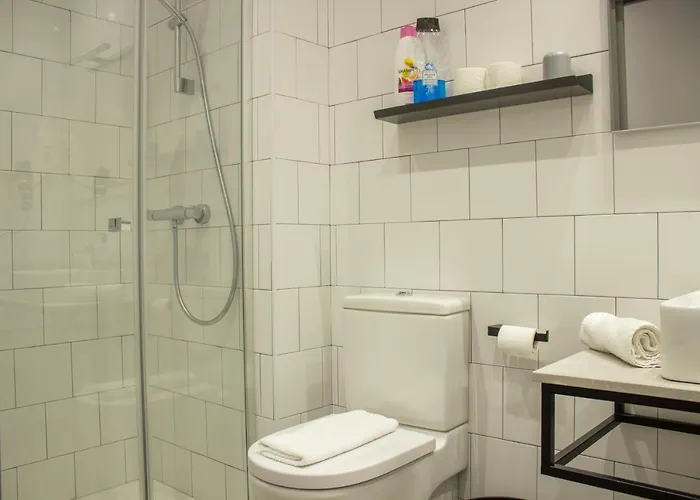 B4r Self Check In 3* Bilbao