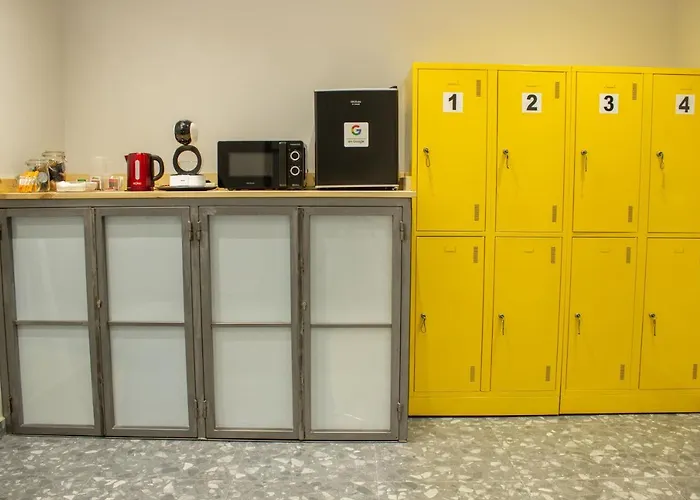 B4r Self Check In Bilbao