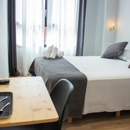 ゲストハウス B4r Self Check In 3*